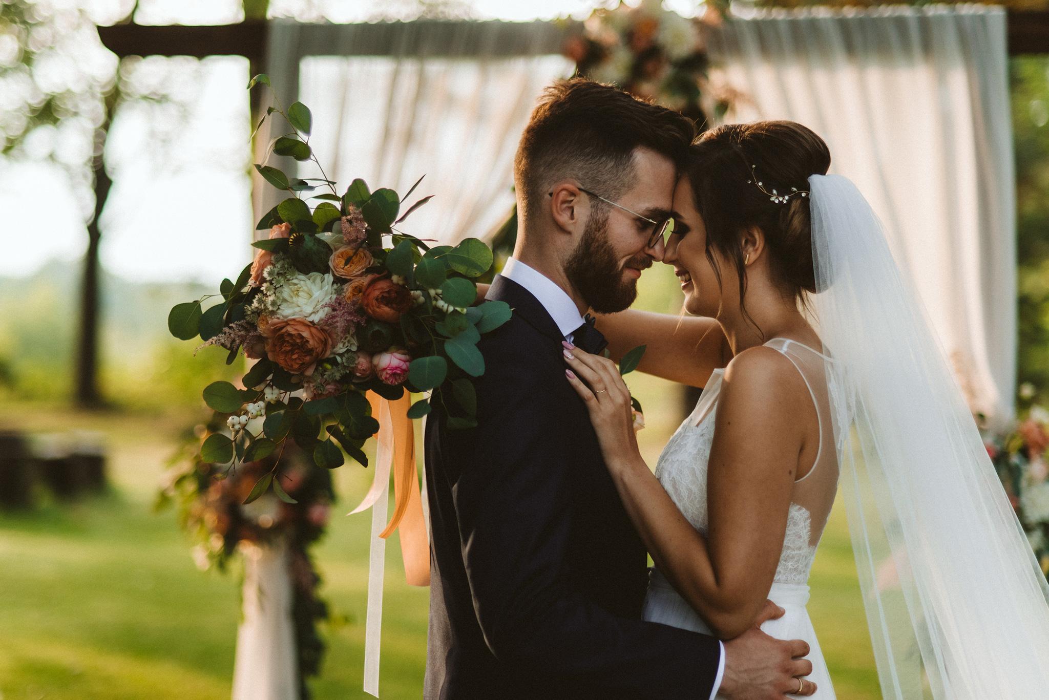 ślub plenerowy w zaciszu anny korcz